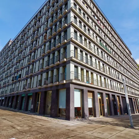 Portucale ! Modern 2br Flat With Garage 리스본