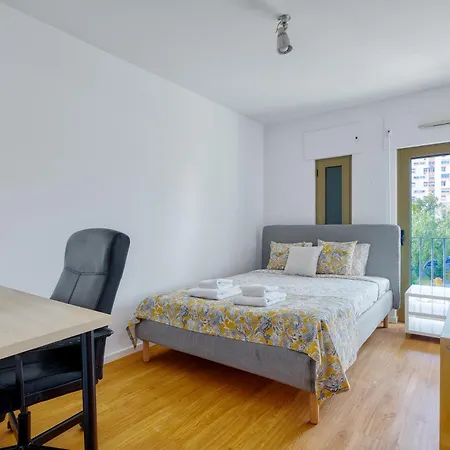 Portucale ! Modern 2br Flat With Garage Apartamento