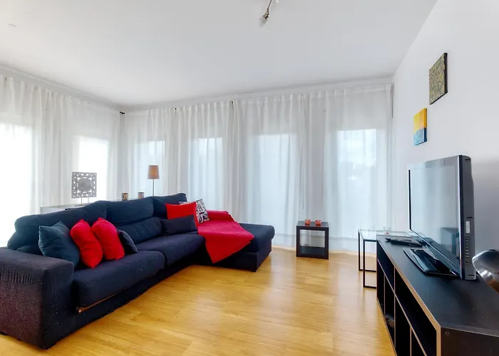 Portucale ! Modern 2br Flat With Garage Apartment Lisbon