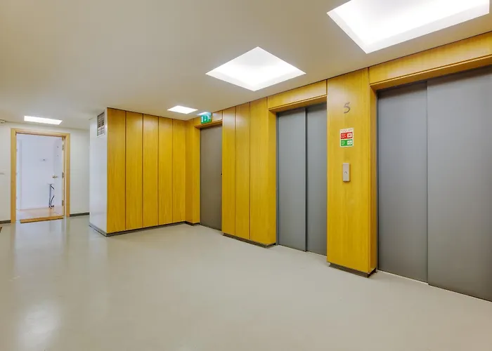 Portucale ! Modern 2br Flat With Garage Apartman