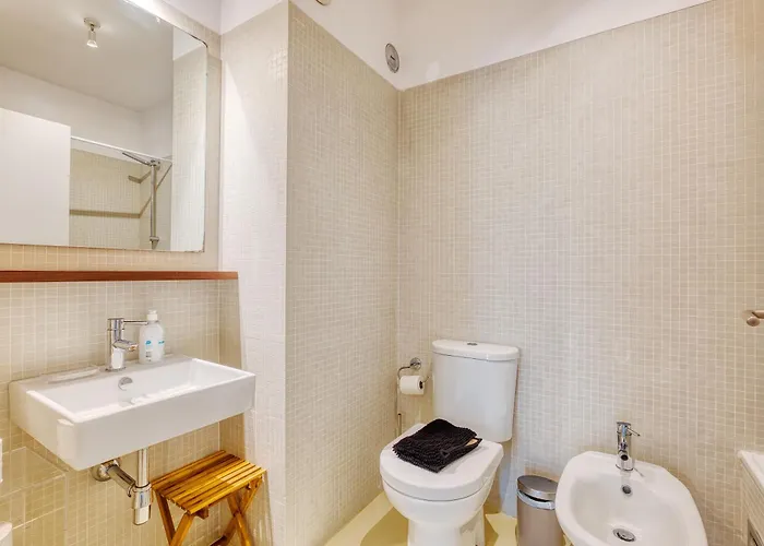 Apartment Portucale ! Modern 2br Flat With Garage