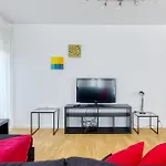 Appartement Portucale ! Modern 2br Flat With Garage Lissabon