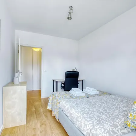 Portucale ! Modern 2br Flat With Garage アパート *