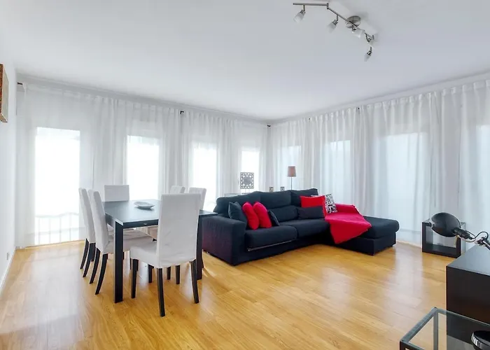 Portucale ! Modern 2br Flat With Garage Apartament Lizbona