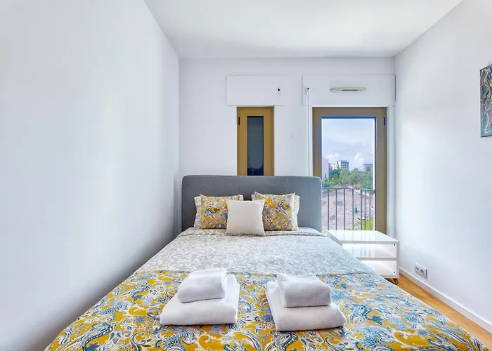 Portucale ! Modern 2br Flat With Garage Lizbona